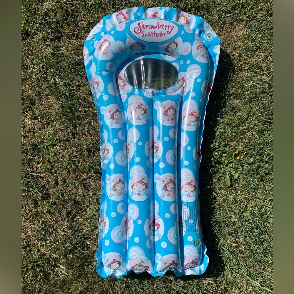 2006 Strawberry Shortcake Surf Rider Raft Inflatable